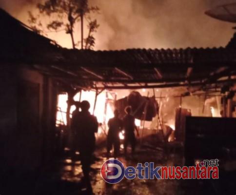Rumah Kosong di Mersi Purwokerto Kebakaran, Vario dan Bentor Hangus Terbakar