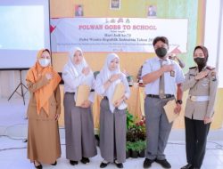 Polwan Goes To School Edukasi Pelajar di Situbondo Cerdas dan Aman Bermedia Sosial