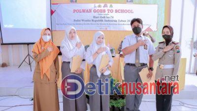 Polwan Goes To School Edukasi Pelajar di Situbondo Cerdas dan Aman Bermedia Sosial