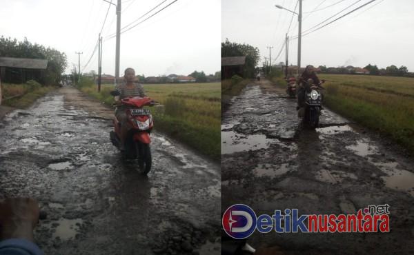 Jalan Kertasari Cirebon Rusak Parah dan Berlubang