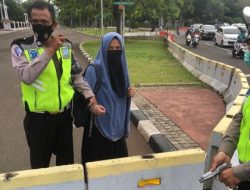 Seorang Wanita Bawa Pistol Coba Terobos Istana Negara Dibekuk Polisi