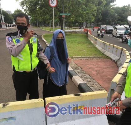 Seorang Wanita Bawa Pistol Coba Terobos Istana Negara Dibekuk Polisi