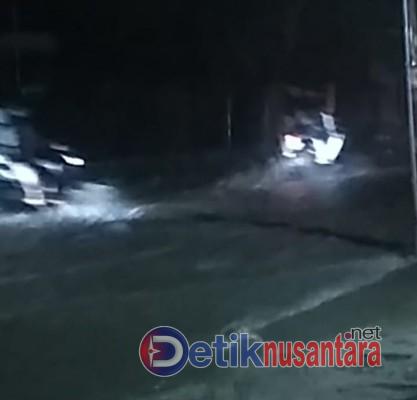 Jalan Arwinda Cianjur Dikepung Banjir