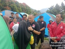 Giring Nidji Salurkan Bansos untuk Korban Gempa Cianjur